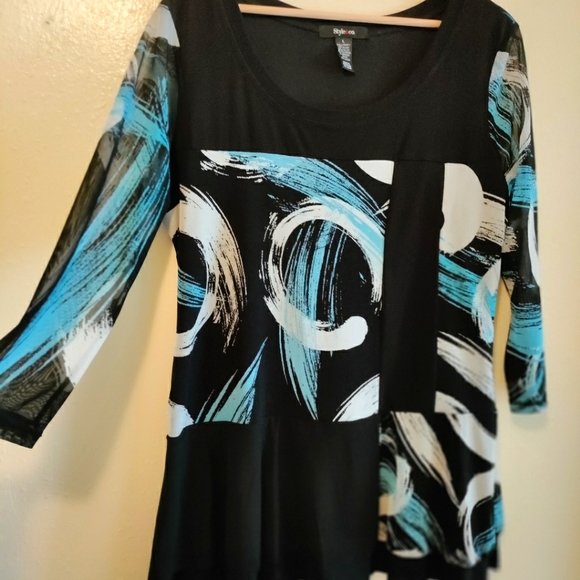 Color Block Style Blouse with Sheer Sleeves and a Tiered Ruffled Hem, Size Large - Picture 3 of 7